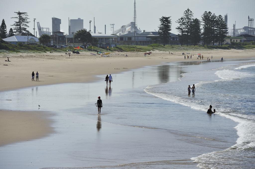 Nrma Stockton Beach Holiday Park Hotel Exterior foto